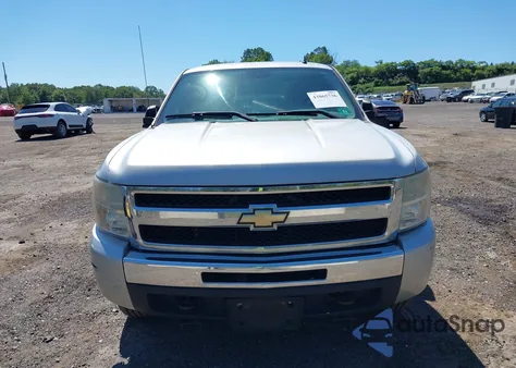 2010 Chevrolet Silverado 1500 Ls из США, поврежденный, VIN 1GCSKREA6AZ114932